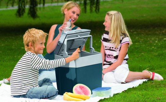 The U32 cool box can be used to keep food chilled for picnics