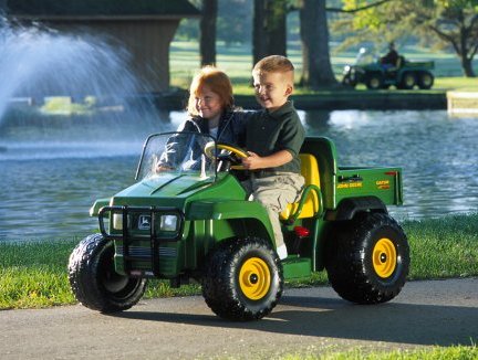 John Deere Ride on toy gator